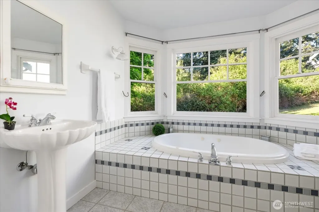 321 Windantide Place Freeland WA 98249