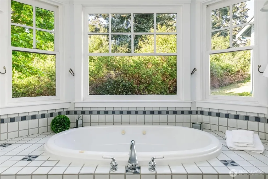 321 Windantide Place Freeland WA 98249