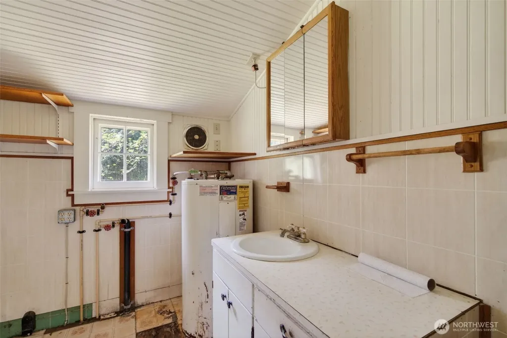 943 Fall Creek Road Longview WA 98632