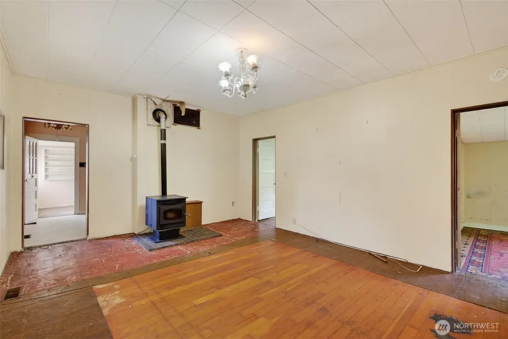 943 Fall Creek Road Longview WA 98632