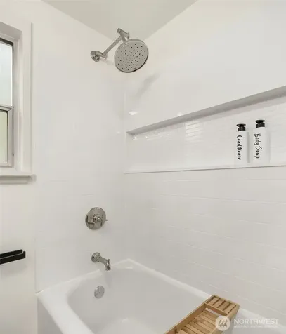 12517 22nd Avenue NE Seattle WA 98125