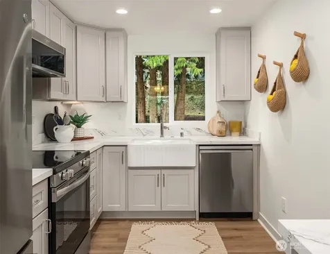 12517 22nd Avenue NE Seattle WA 98125