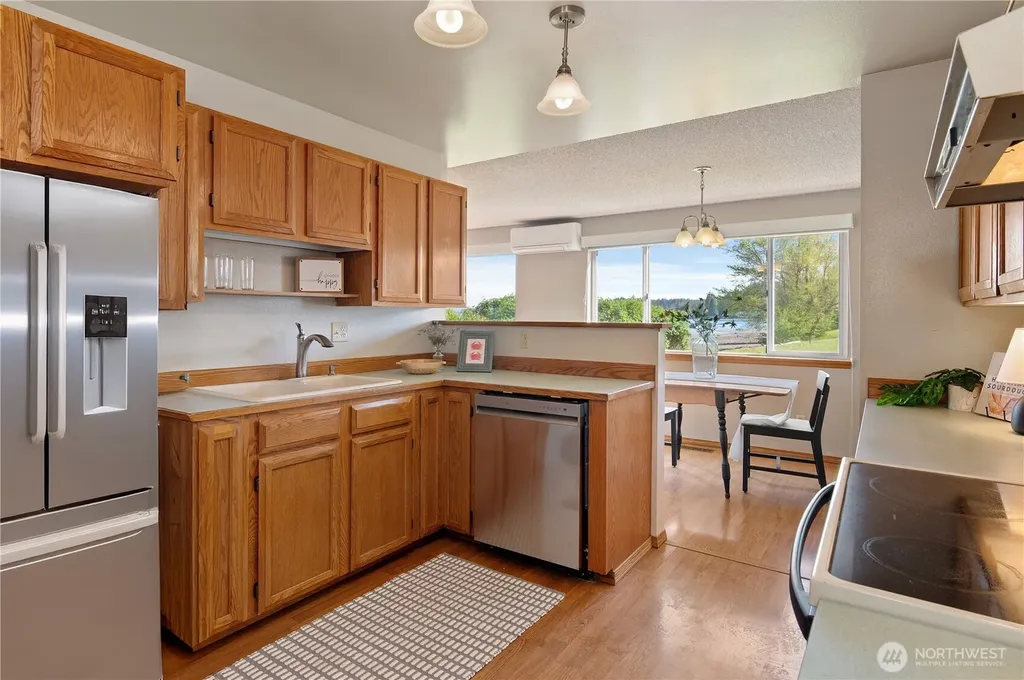 18390 E State Route 3 Allyn WA 98524