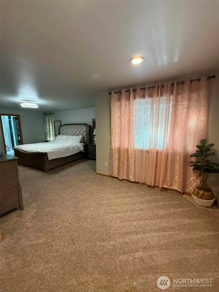 8602 164th Street Ct E Puyallup WA 98375