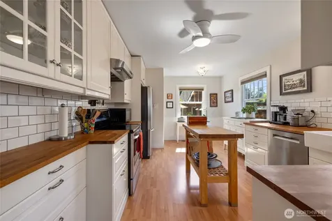 1406 N 11th Street Tacoma WA 98403