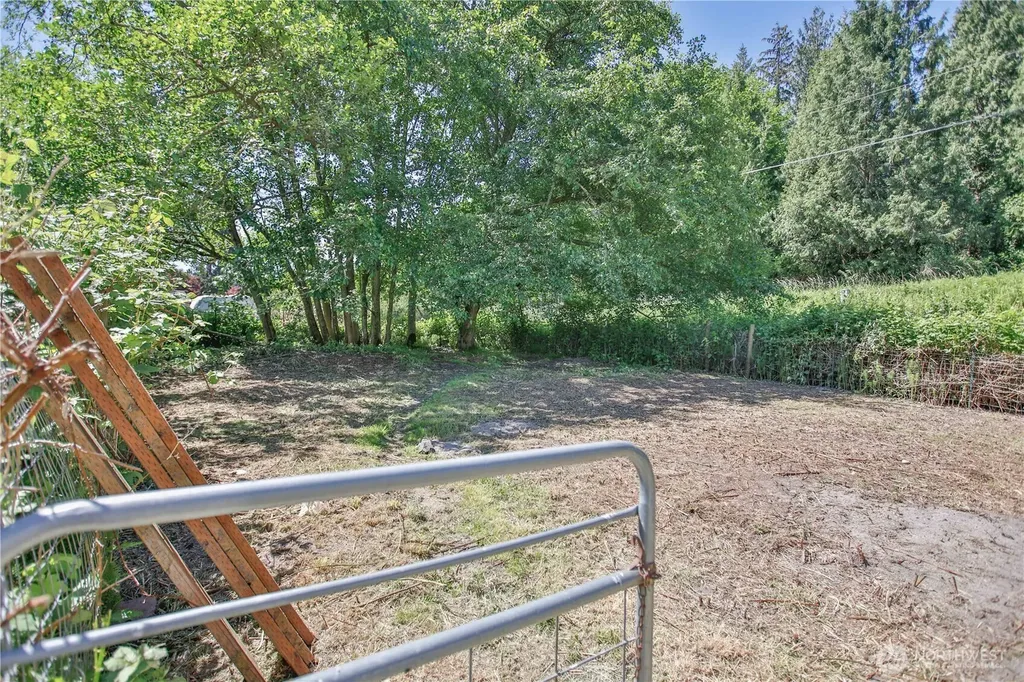 4717 Hansen Drive Clinton WA 98236
