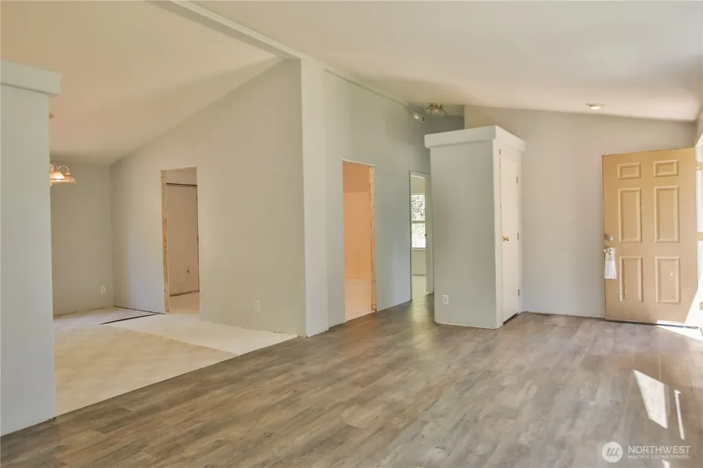 4717 Hansen Drive Clinton WA 98236
