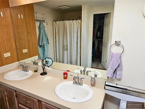 13802 18th Avenue Ct E Tacoma WA 98445