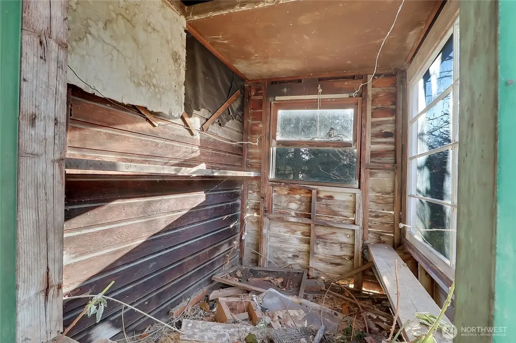 32910 5th Avenue Black Diamond WA 98010