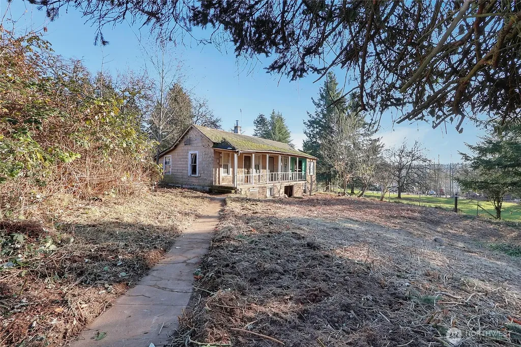 32910 5th Avenue Black Diamond WA 98010