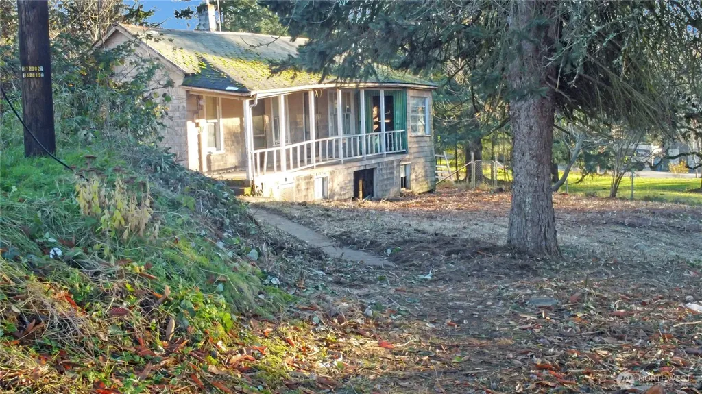 32910 5th Avenue Black Diamond WA 98010