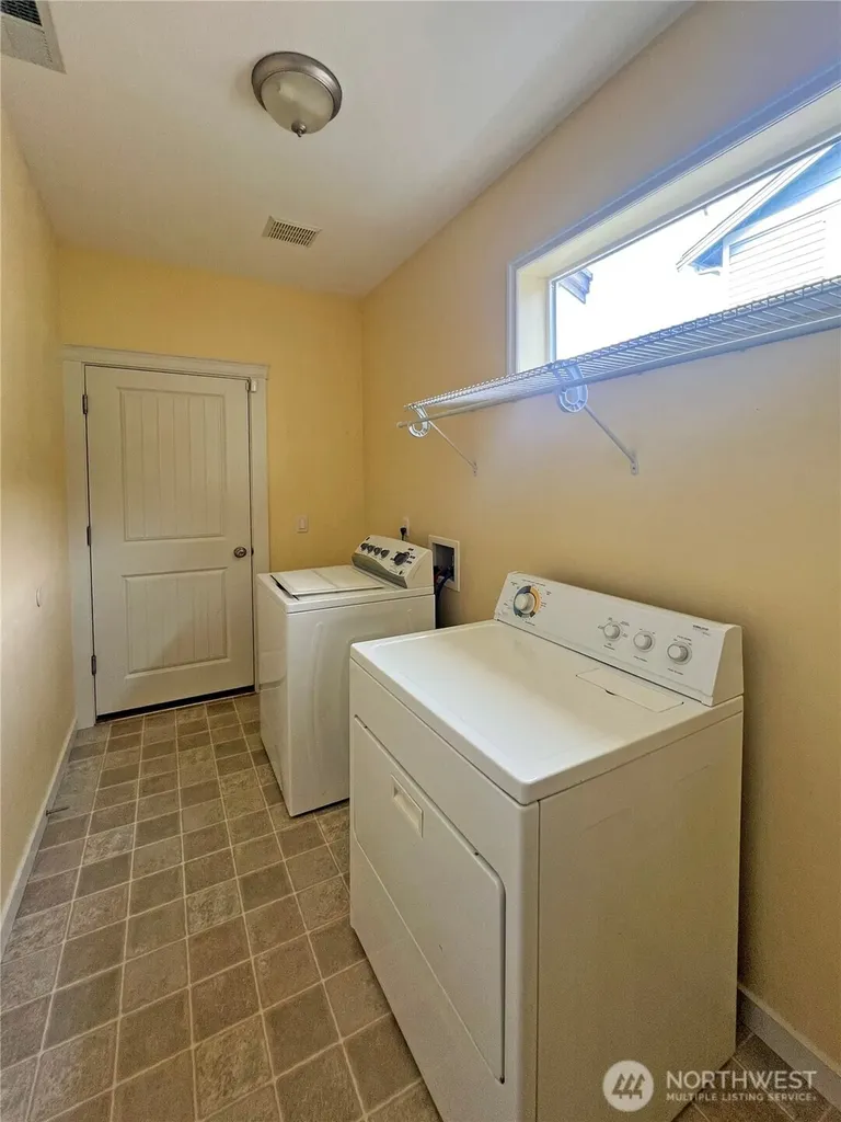 18542 97th Ave Court E Puyallup WA 98375