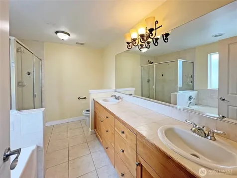 18542 97th Ave Court E Puyallup WA 98375