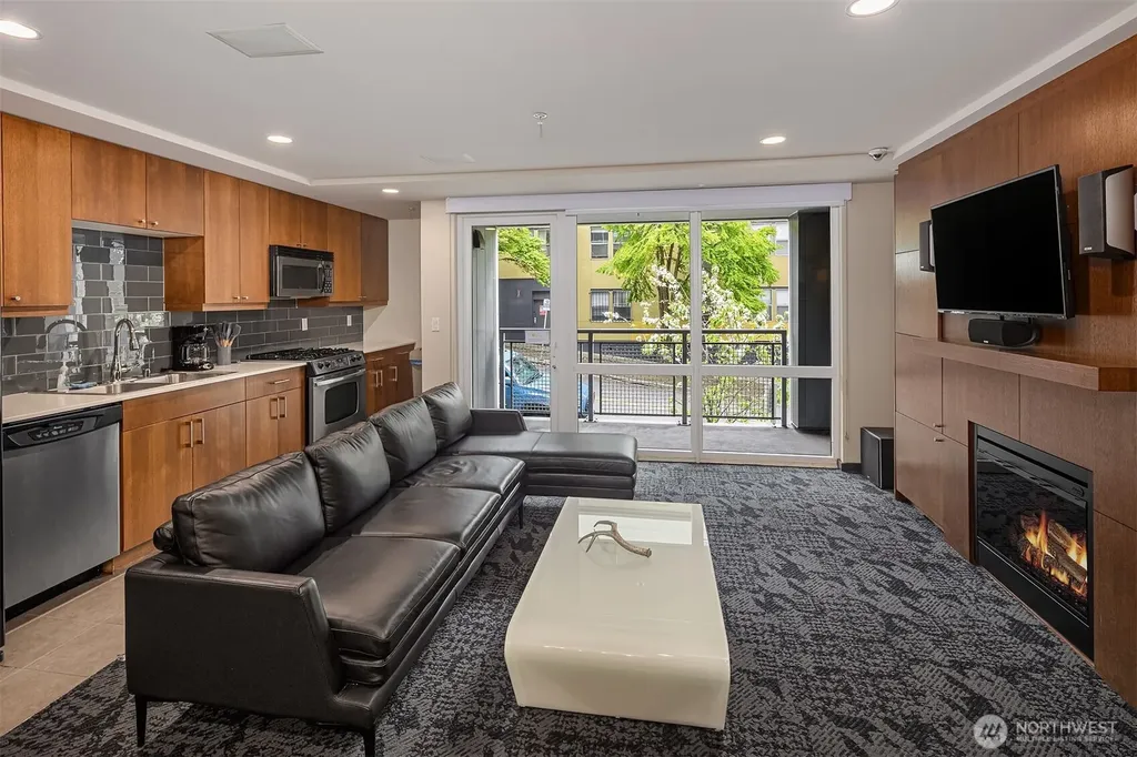 81 Clay Street Seattle WA 98121