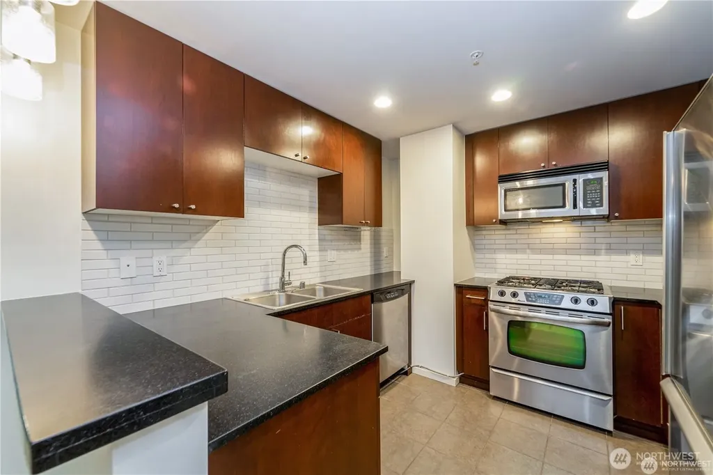81 Clay Street Seattle WA 98121
