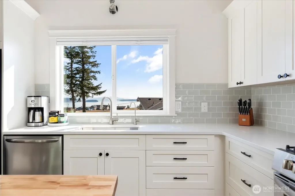 1387 Scenic Heights Road Oak Harbor WA 98277