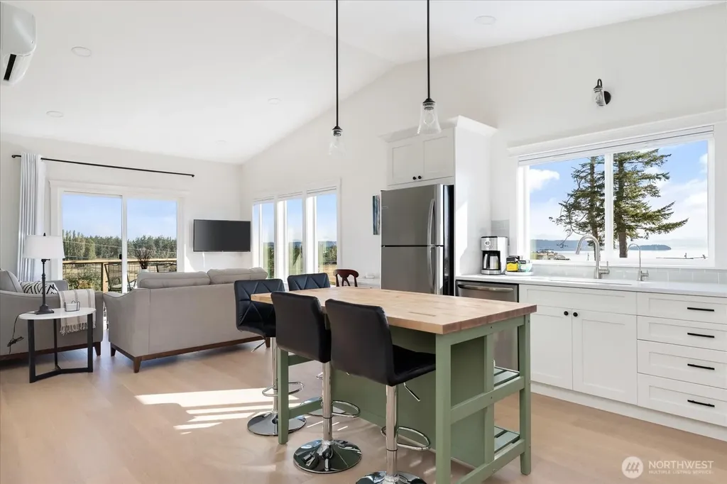 1387 Scenic Heights Road Oak Harbor WA 98277