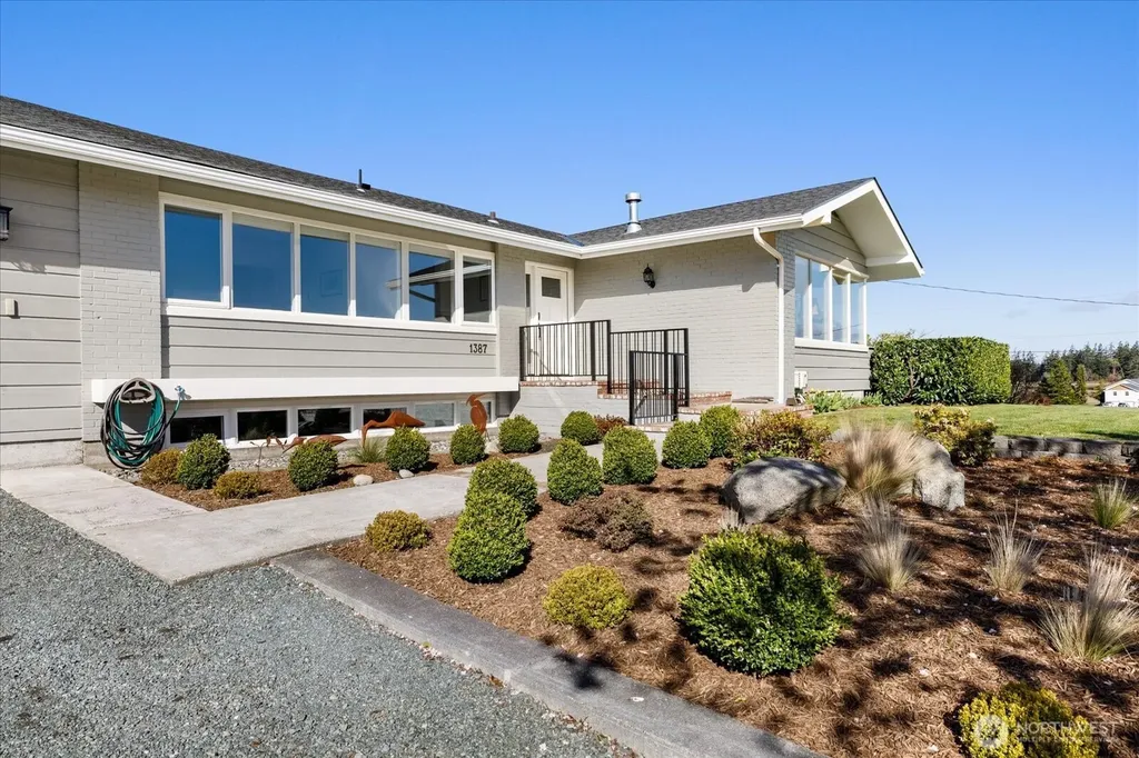 1387 Scenic Heights Road Oak Harbor WA 98277