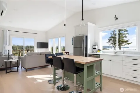 1387 Scenic Heights Road Oak Harbor WA 98277