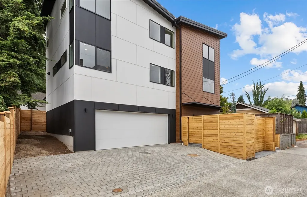 5446 40th Avenue SW Seattle WA 98136