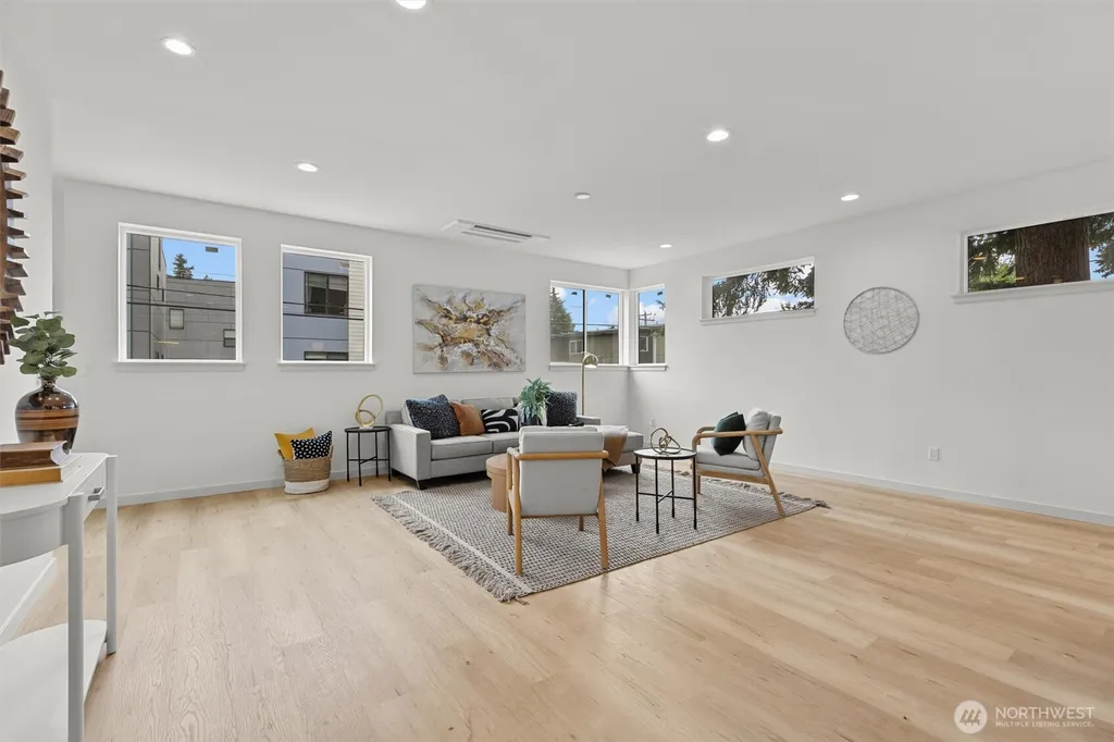 5446 40th Avenue SW Seattle WA 98136