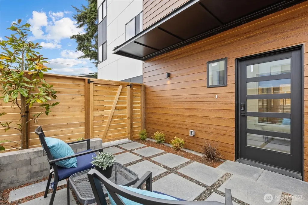 5446 40th Avenue SW Seattle WA 98136