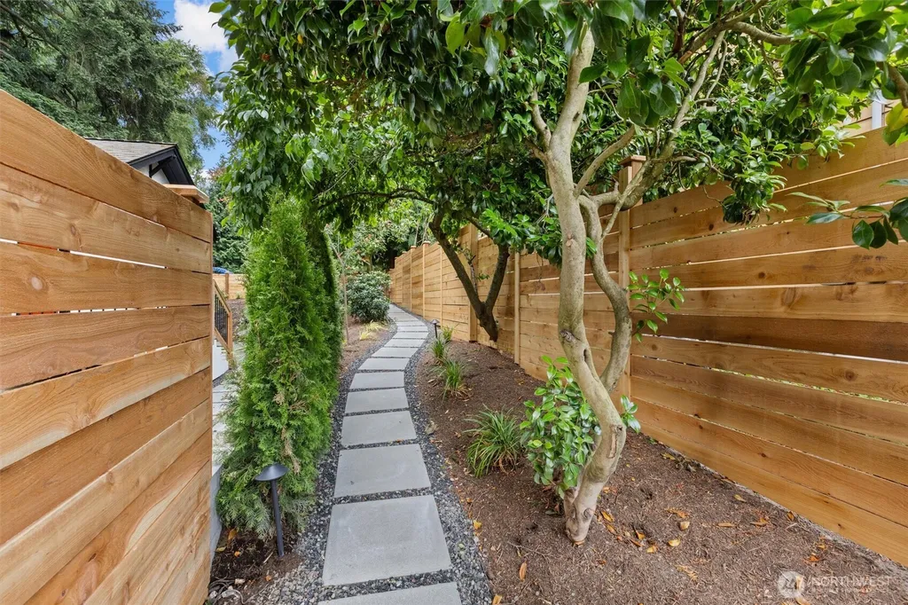 5446 40th Avenue SW Seattle WA 98136