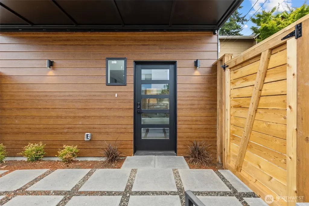 5446 40th Avenue SW Seattle WA 98136