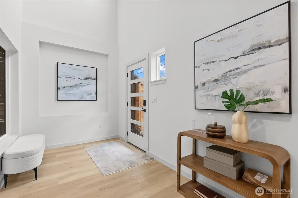 5446 40th Avenue SW Seattle WA 98136