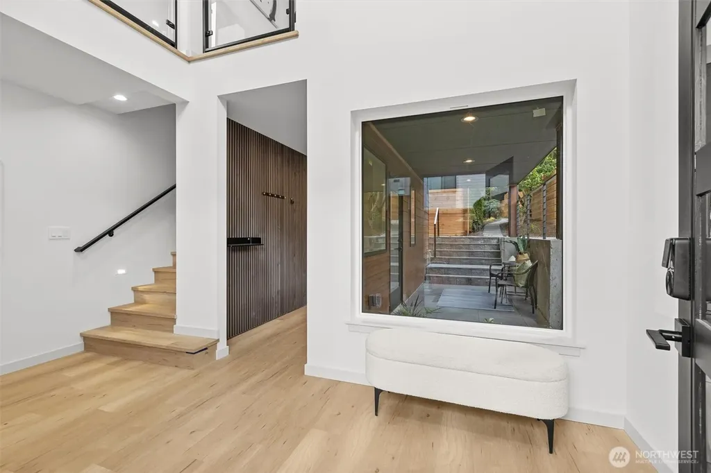 5446 40th Avenue SW Seattle WA 98136