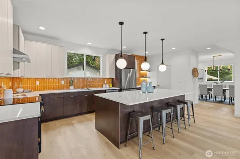 5446 40th Avenue SW Seattle WA 98136
