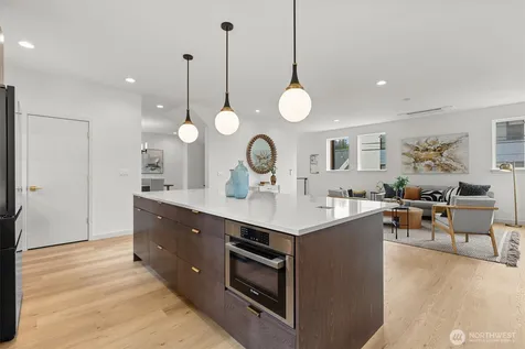 5446 40th Avenue SW Seattle WA 98136