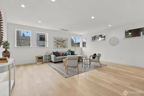 5446 40th Avenue SW Seattle WA 98136