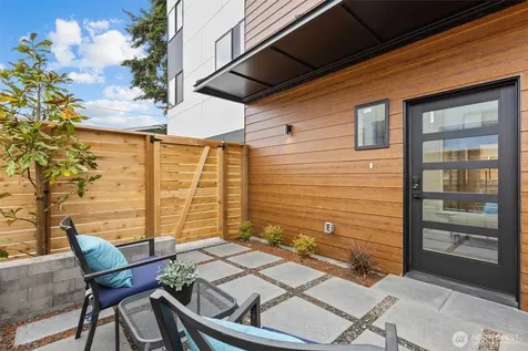 5446 40th Avenue SW Seattle WA 98136