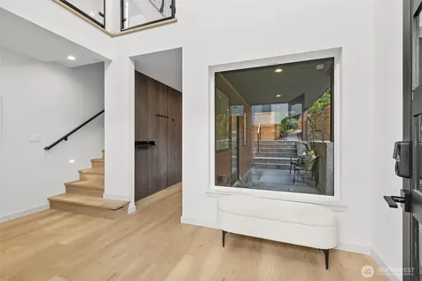 5446 40th Avenue SW Seattle WA 98136
