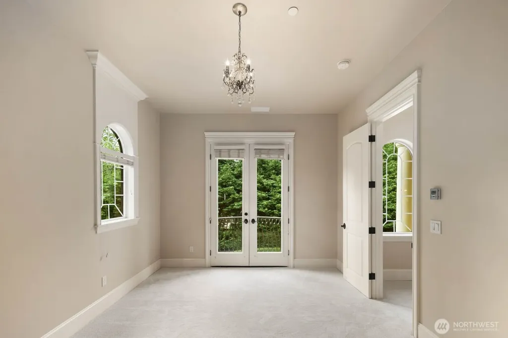 2010 222nd Avenue SE Sammamish WA 98075