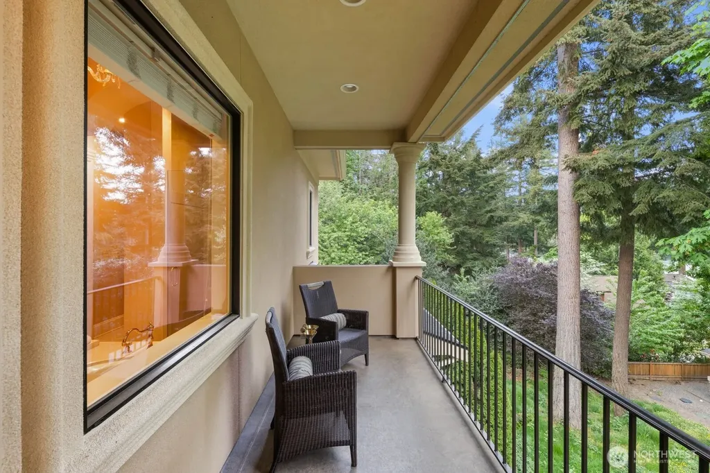 2010 222nd Avenue SE Sammamish WA 98075