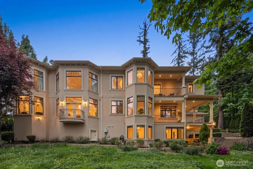 2010 222nd Avenue SE Sammamish WA 98075
