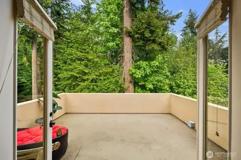 2010 222nd Avenue SE Sammamish WA 98075