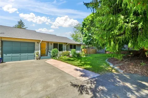 8223 47th Avenue NE Marysville WA 98270