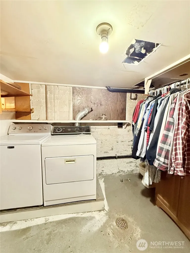 213 Bartlett Avenue E Omak WA 98841