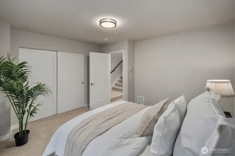 14517 1st Avenue NE Shoreline WA 98155