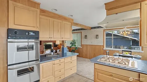 5810 NE 181st Street Kenmore WA 98028