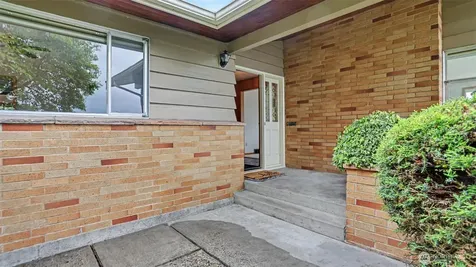 5810 NE 181st Street Kenmore WA 98028