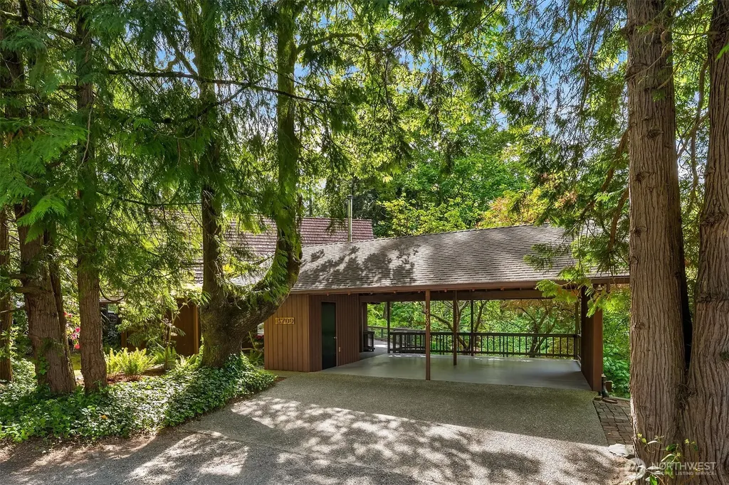 5709 80th Avenue SE Mercer Island WA 98040