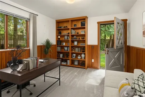 5709 80th Avenue SE Mercer Island WA 98040