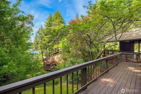 5709 80th Avenue SE Mercer Island WA 98040