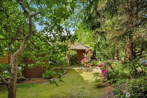 5709 80th Avenue SE Mercer Island WA 98040