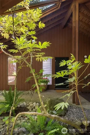 5709 80th Avenue SE Mercer Island WA 98040