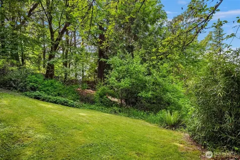 5709 80th Avenue SE Mercer Island WA 98040